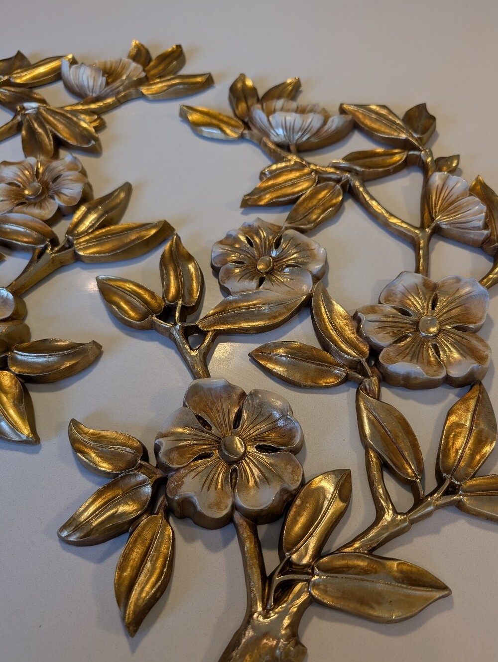 ✨ Vintage Syroco Gold Dogwood Floral Branch Wall Plaques - Mirrored Pair L&R